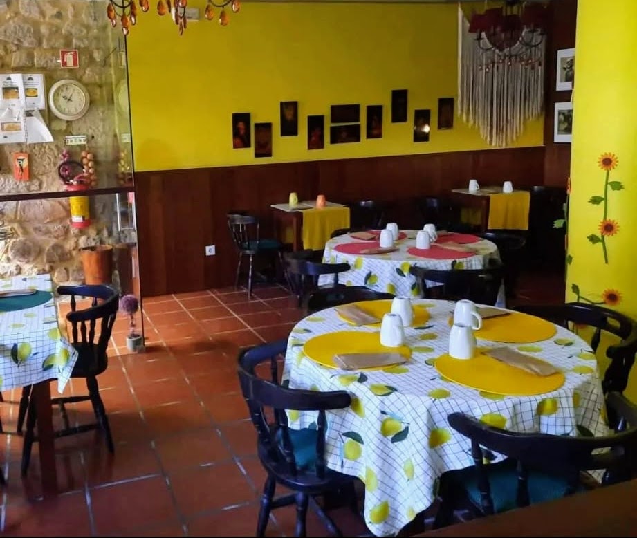 Interior do restaurante O Arado